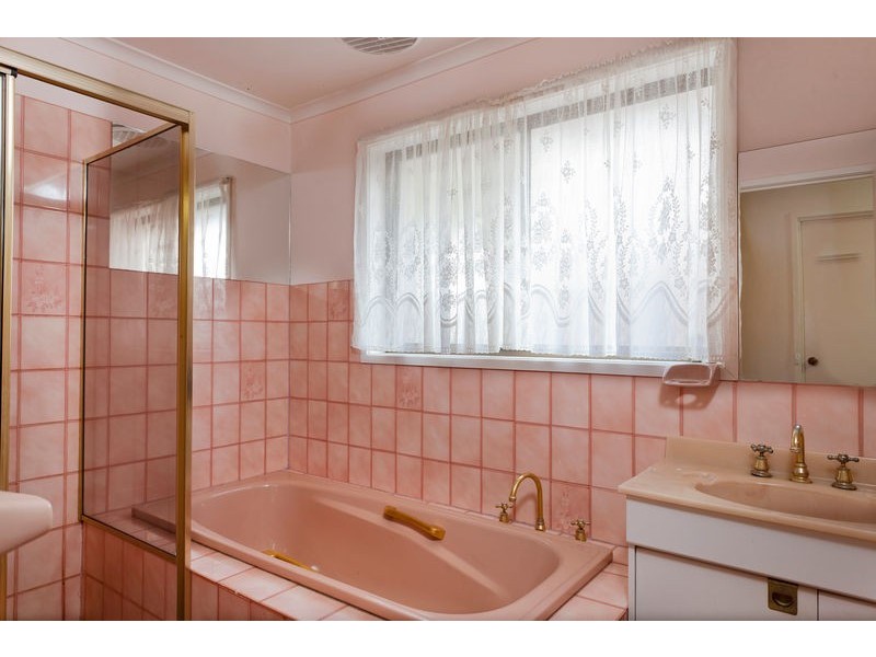 1/4 Marinna Court, Strathdale VIC 3550