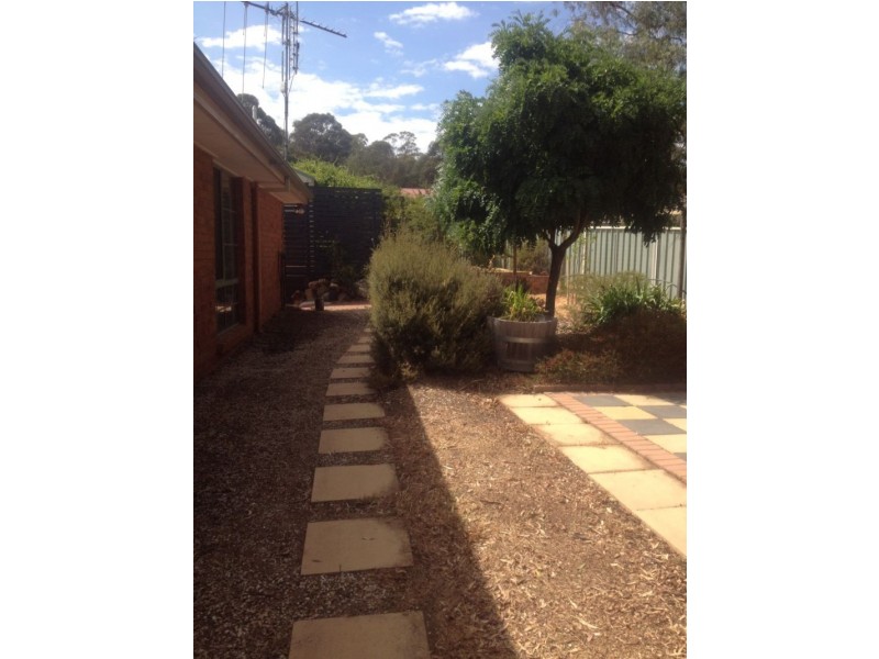 13 Lauren Court, Kangaroo Flat VIC 3555