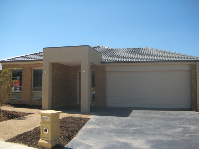 23 Imperial Court, California Gully VIC 3556