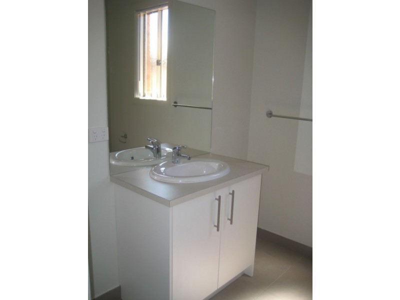 23 Imperial Court, California Gully VIC 3556