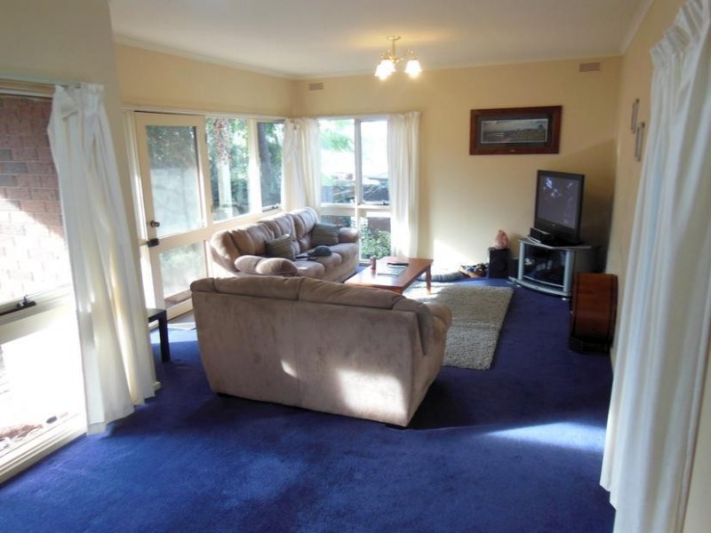 65 Putnam Avenue, Strathdale VIC 3550