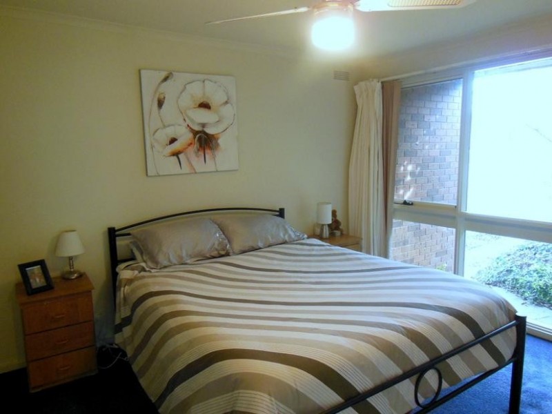 65 Putnam Avenue, Strathdale VIC 3550