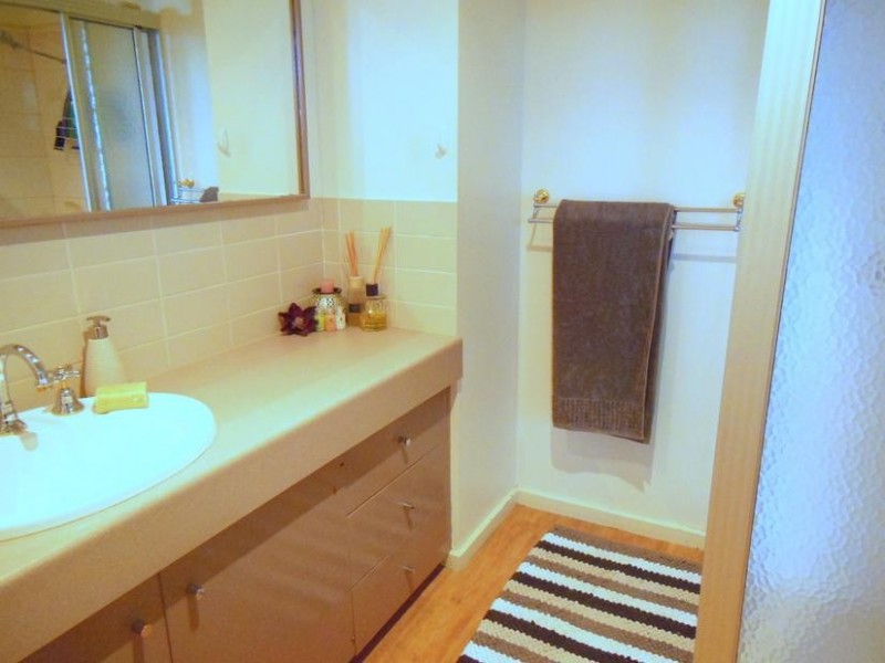 65 Putnam Avenue, Strathdale VIC 3550