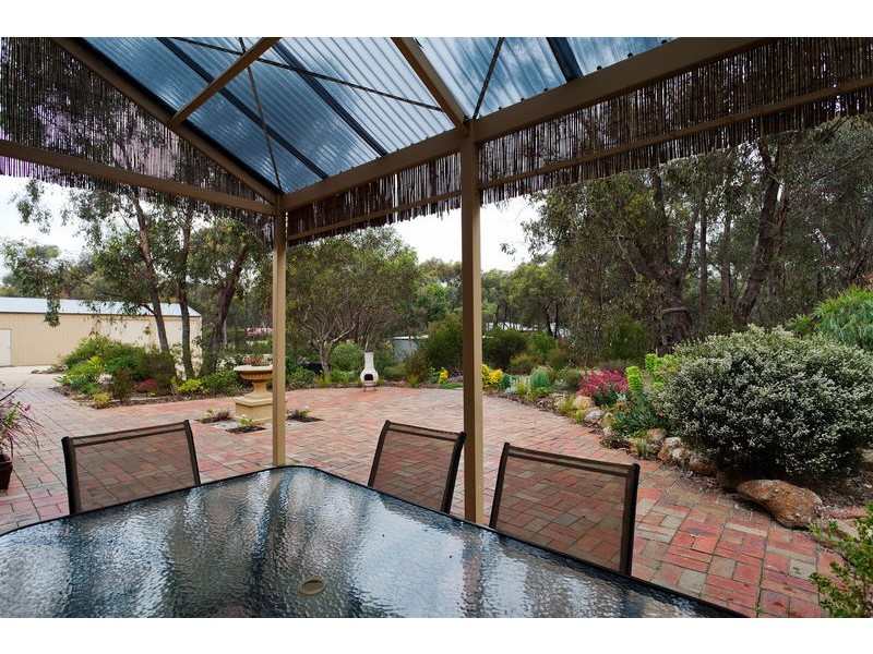 14 Tandarri Road, Junortoun VIC 3551