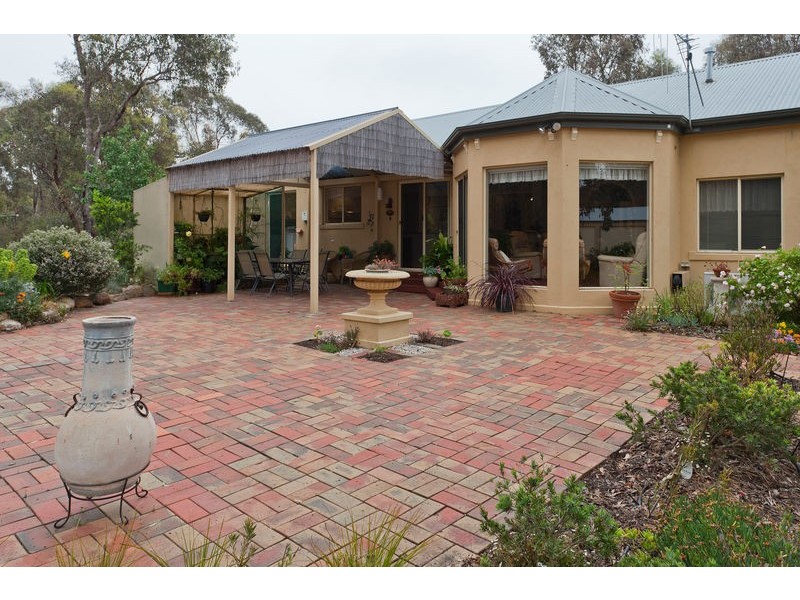 14 Tandarri Road, Junortoun VIC 3551