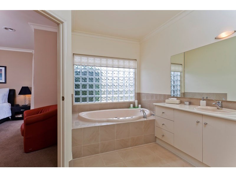 14 Stephens Court, Strathdale VIC 3550