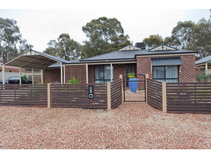 10 Woodlands Drive, Eaglehawk VIC 3556