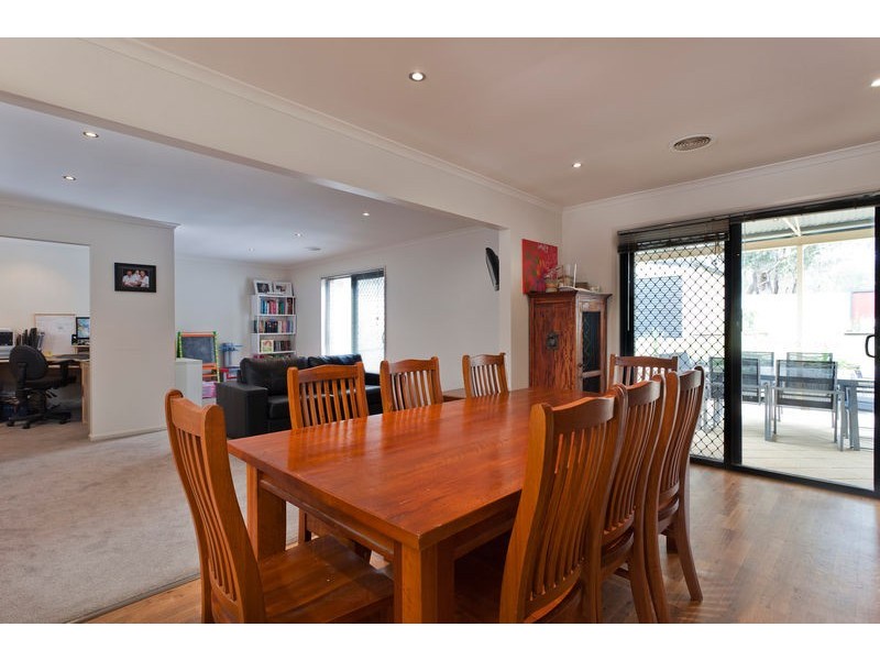 10 Woodlands Drive, Eaglehawk VIC 3556