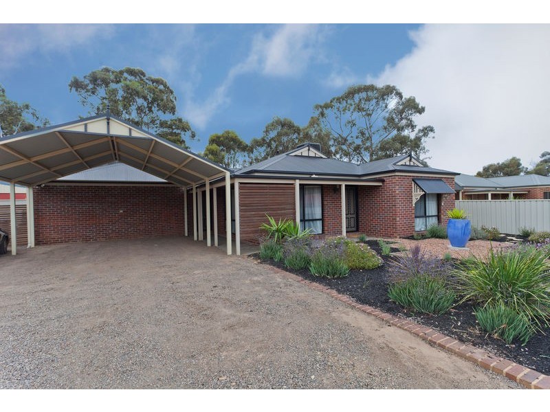 10 Woodlands Drive, Eaglehawk VIC 3556