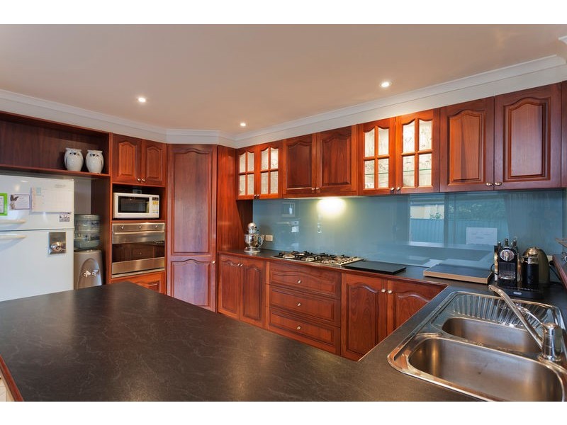 8 Northmoor Drive, Strathdale VIC 3550