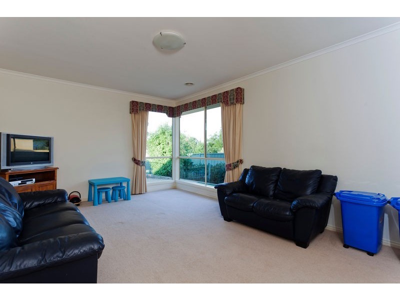 8 Northmoor Drive, Strathdale VIC 3550