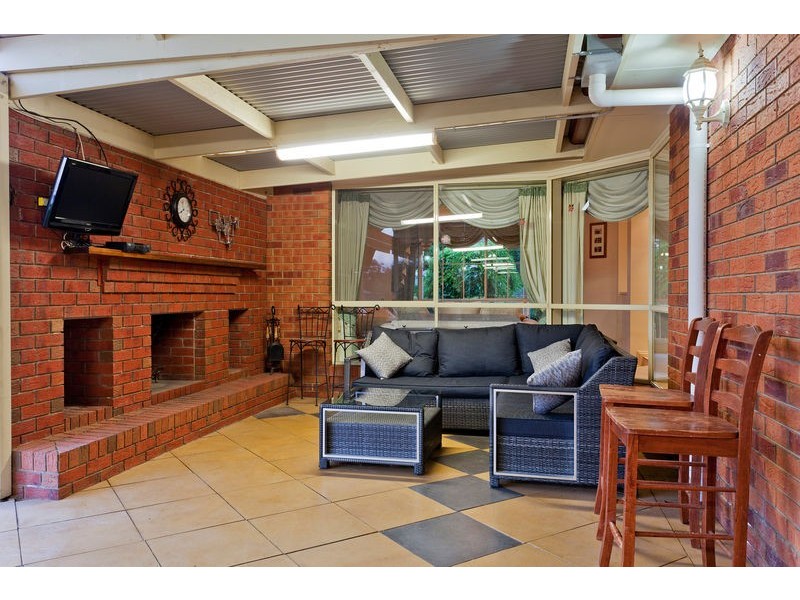 8 Northmoor Drive, Strathdale VIC 3550