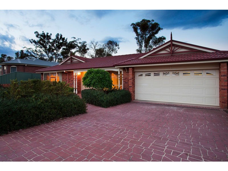 8 Northmoor Drive, Strathdale VIC 3550