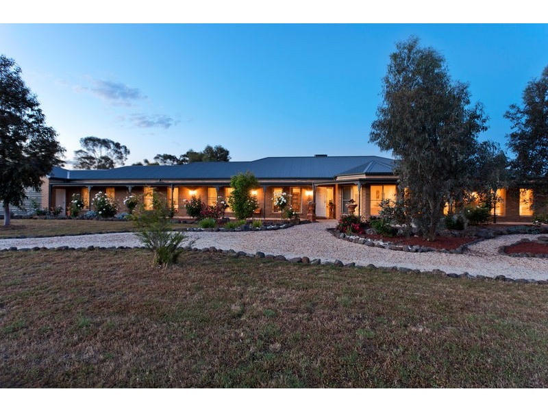 4 Leslie Place, Junortoun VIC 3551