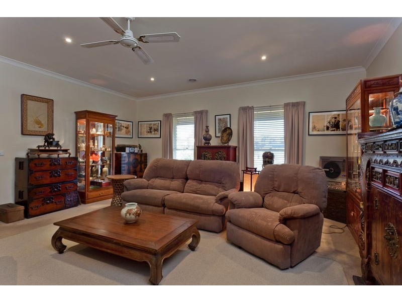 4 Leslie Place, Junortoun VIC 3551