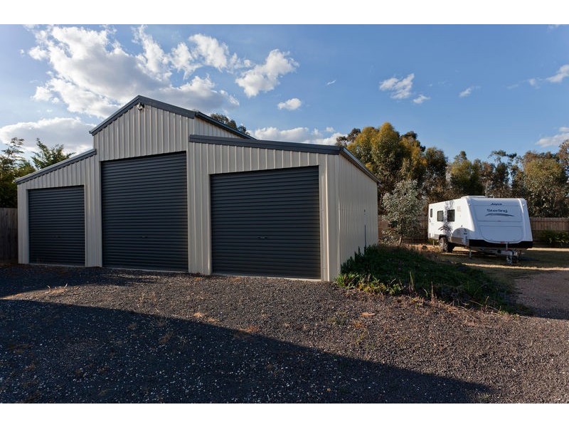 4 Leslie Place, Junortoun VIC 3551