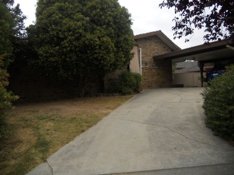 9 Willow Drive, Strathdale VIC 3550