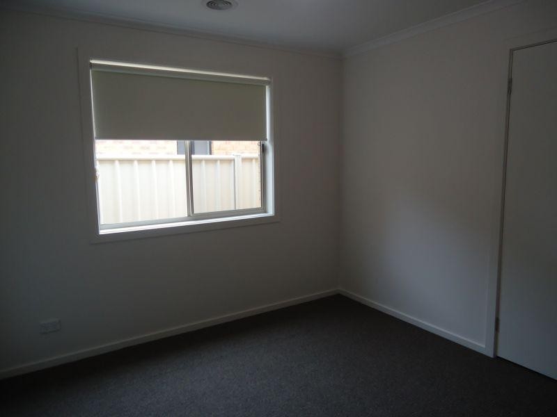 2/6A Barnett Drive, Kangaroo Flat VIC 3555