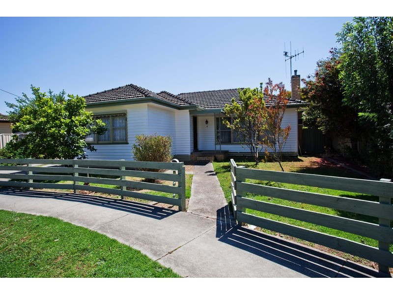 4 Nicholls Court, White Hills VIC 3550