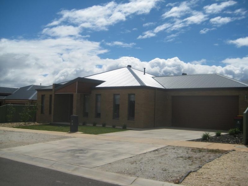 7 Ayden Place, Maiden Gully VIC 3551