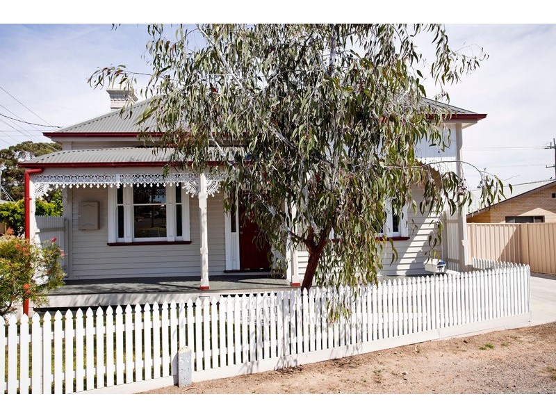 10 Hoskins Street, Quarry Hill VIC 3550