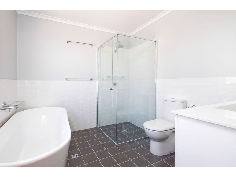 10 Hoskins Street, Quarry Hill VIC 3550