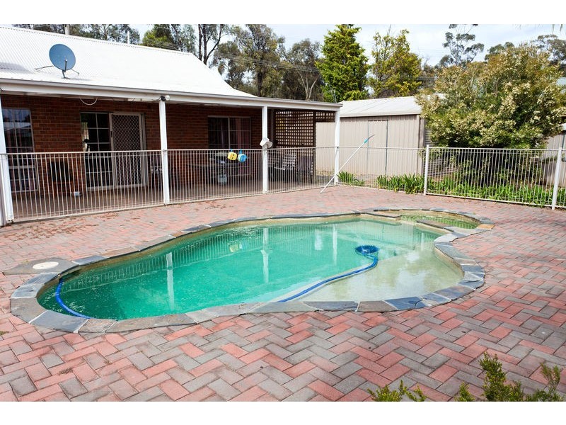 87 Buckland Street, Epsom VIC 3551