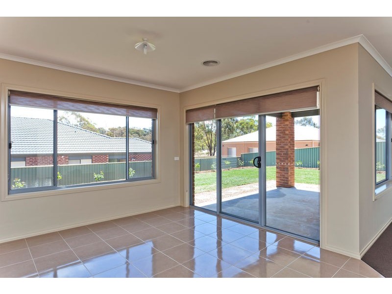 21 McConnell Drive, Junortoun VIC 3551