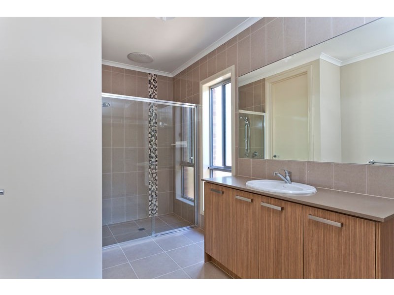 21 McConnell Drive, Junortoun VIC 3551