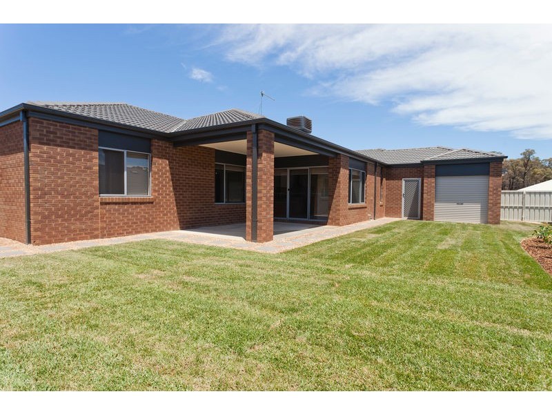 21 McConnell Drive, Junortoun VIC 3551