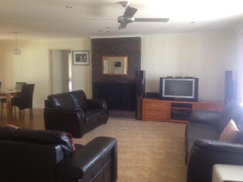 109 Crusoe Road, Kangaroo Flat VIC 3555