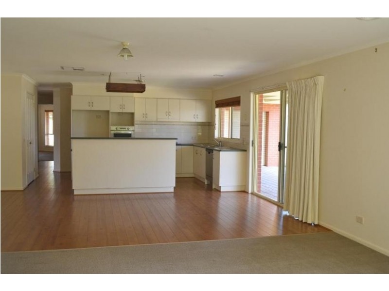 19 Candlewood Drive, Strathfieldsaye VIC 3551