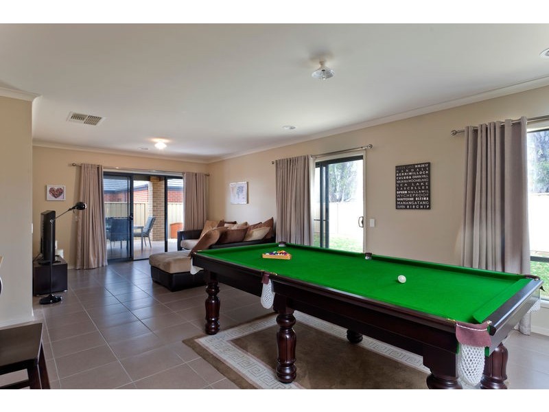 5 Lorna Court, White Hills VIC 3550