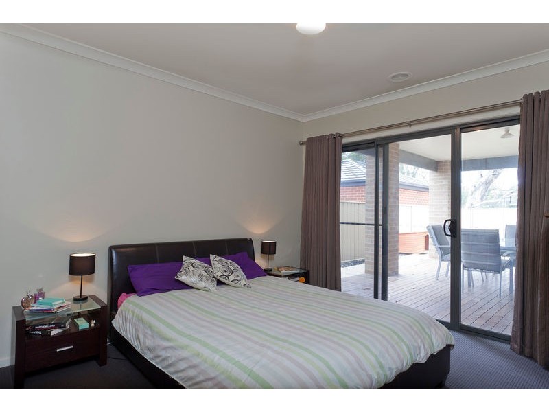 5 Lorna Court, White Hills VIC 3550