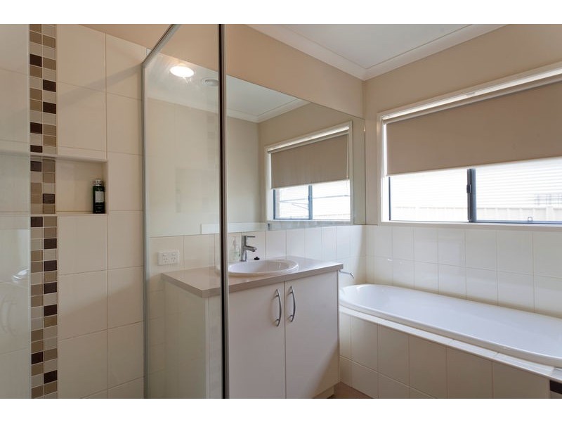 5 Lorna Court, White Hills VIC 3550