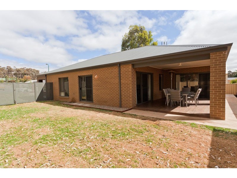 5 Lorna Court, White Hills VIC 3550