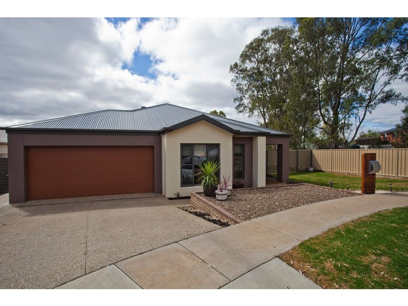 5 Lorna Court, White Hills VIC 3550