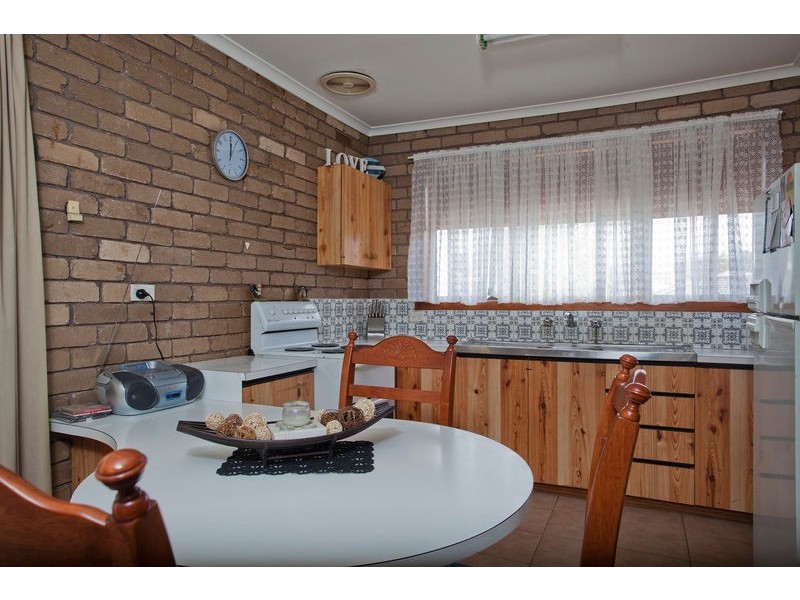 2/3 Nandina Court, Strathdale VIC 3550