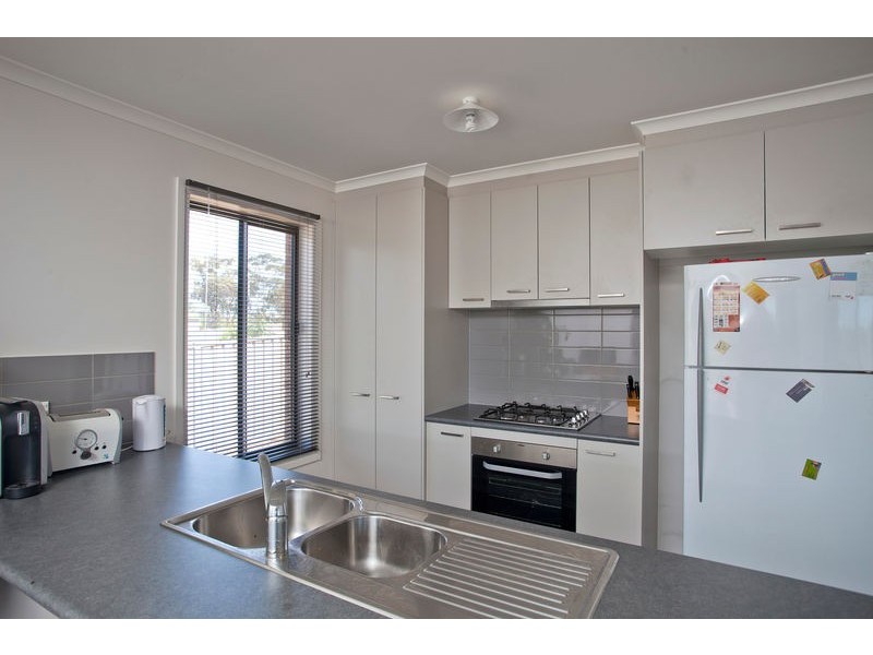 5 Alison Boulevard, Epsom VIC 3551