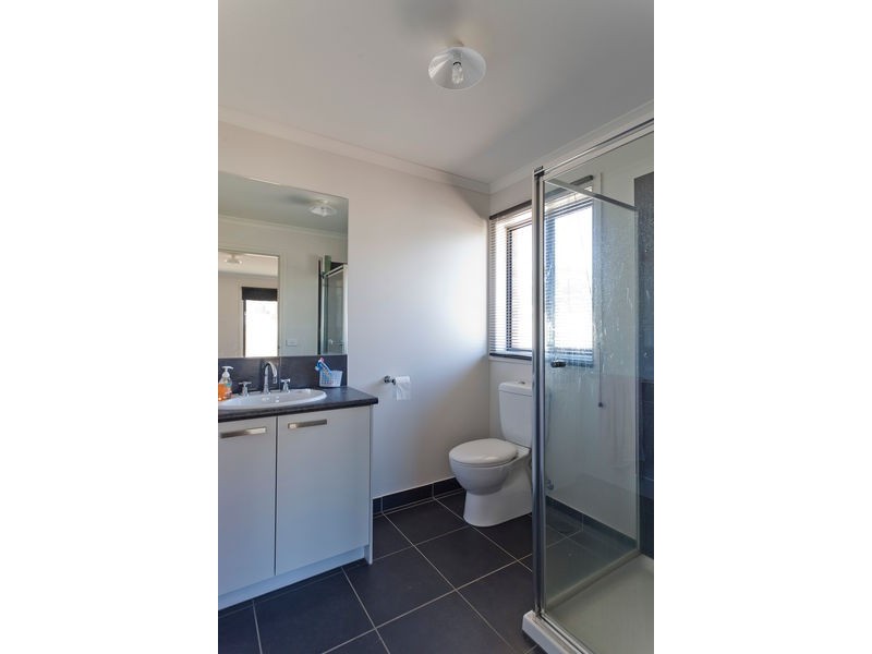 5 Alison Boulevard, Epsom VIC 3551