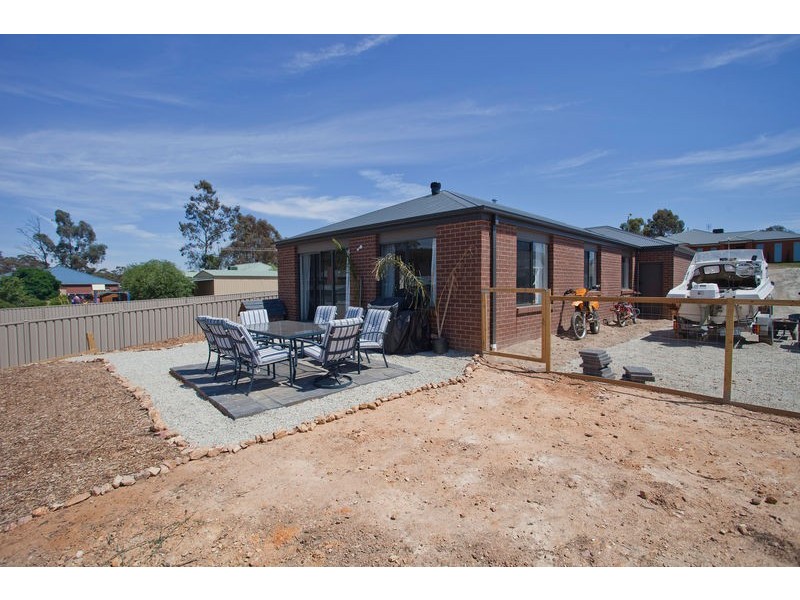 5 Alison Boulevard, Epsom VIC 3551