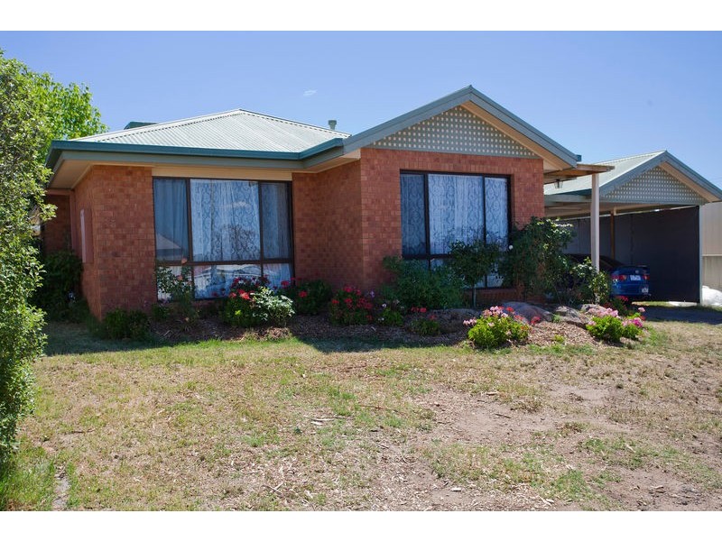 1 Lockwood Mews, Kangaroo Flat VIC 3555