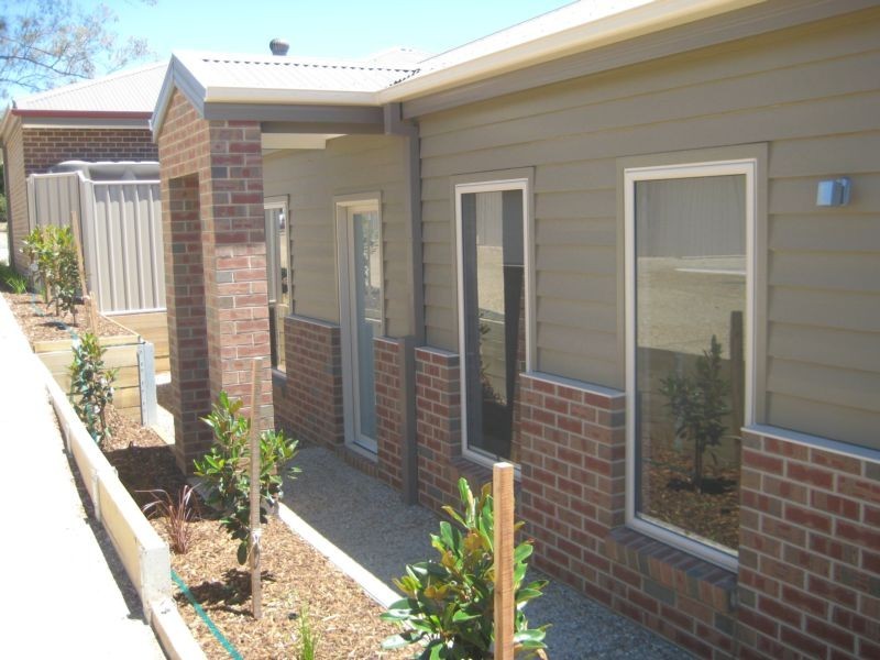 2/27 MacDougall Road, Golden Square VIC 3555