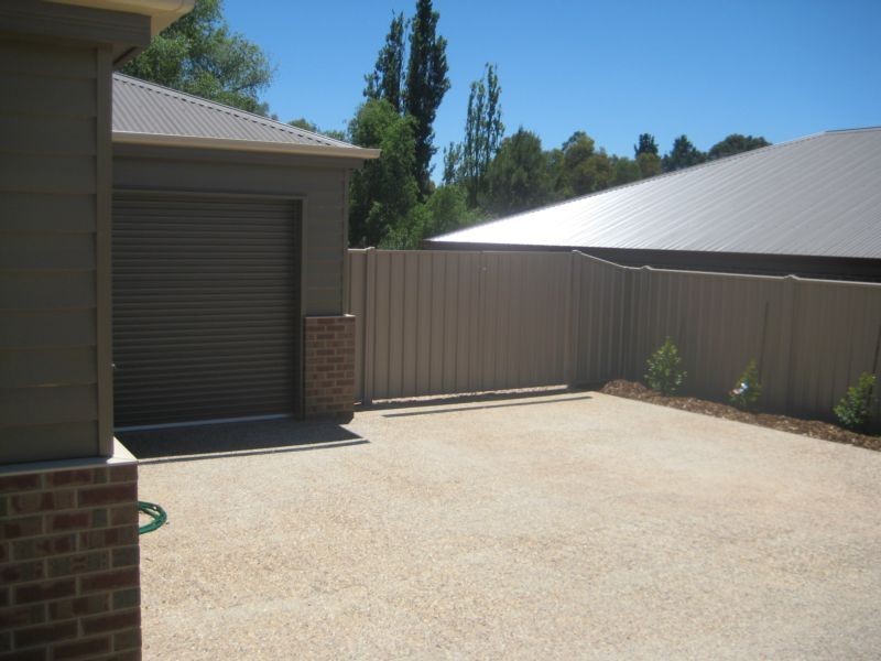 2/27 MacDougall Road, Golden Square VIC 3555