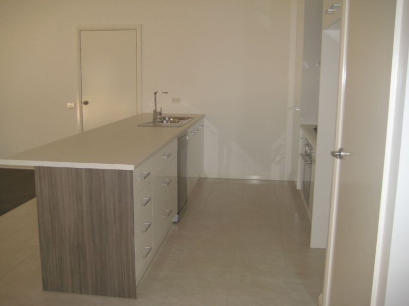 2/27 MacDougall Road, Golden Square VIC 3555