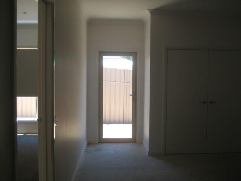 2/27 MacDougall Road, Golden Square VIC 3555