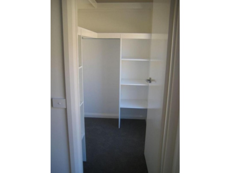 2/27 MacDougall Road, Golden Square VIC 3555