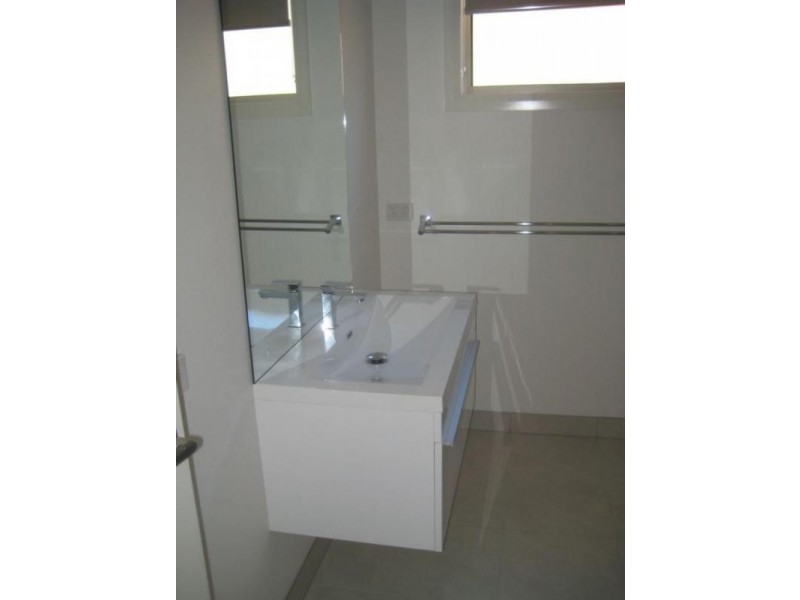 2/27 MacDougall Road, Golden Square VIC 3555