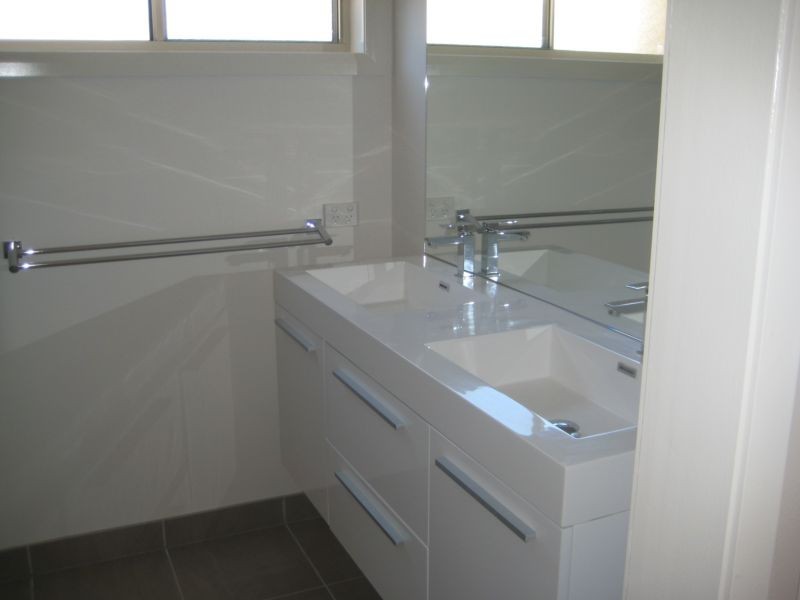 2/27 MacDougall Road, Golden Square VIC 3555