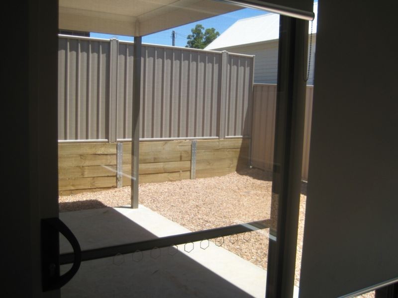 2/27 MacDougall Road, Golden Square VIC 3555